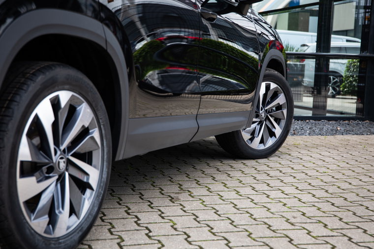 Vehicle Image 9
