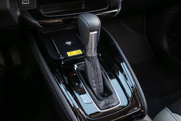 Vehicle Image 25