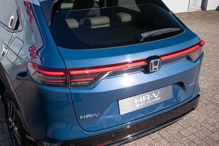 Vehicle Image 32