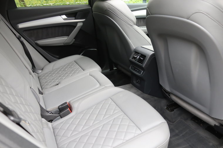 Vehicle Image 35