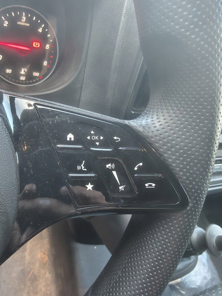 Vehicle Image 26