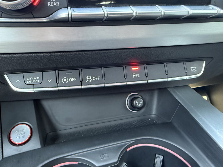 Vehicle Image 35