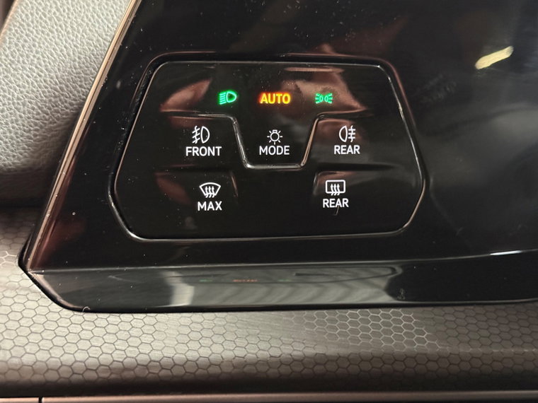 Vehicle Image 17