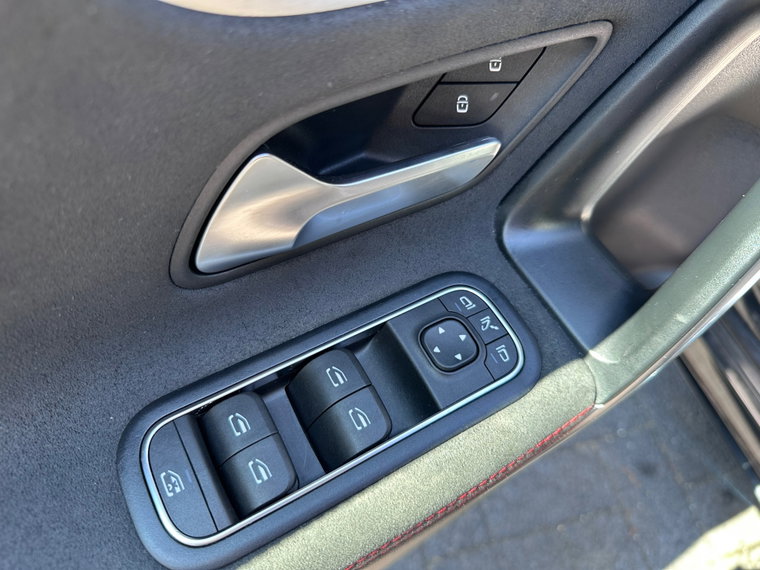 Vehicle Image 39