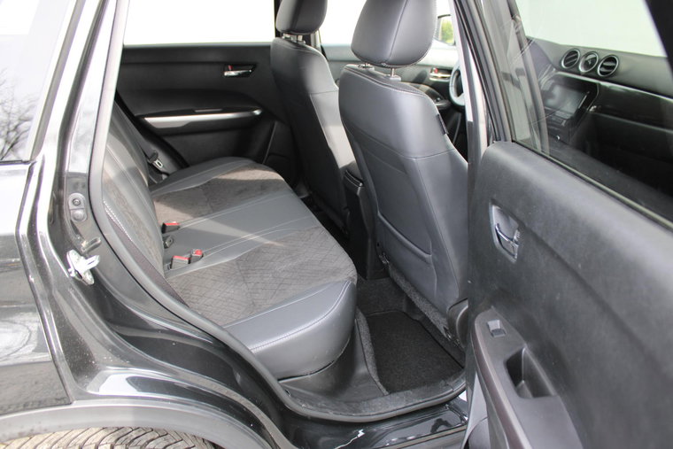 Vehicle Image 14