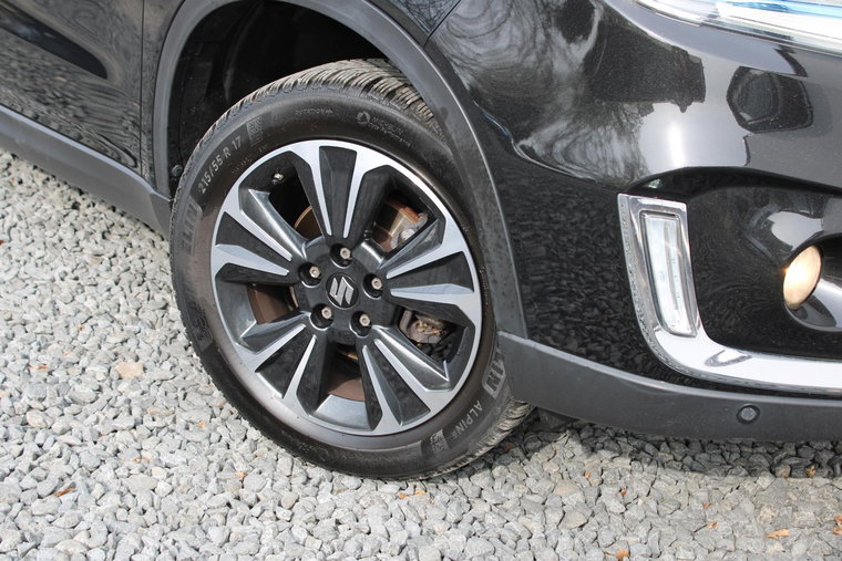 Vehicle Image 8