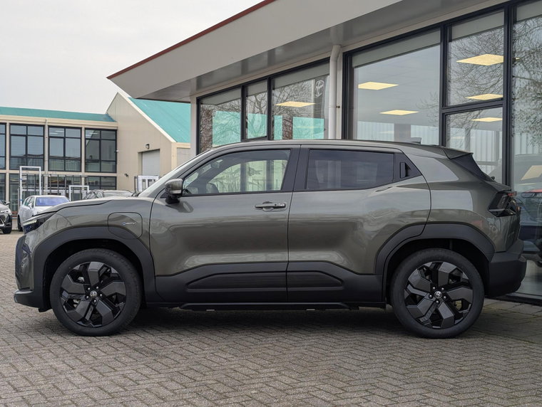 Vehicle Image 12