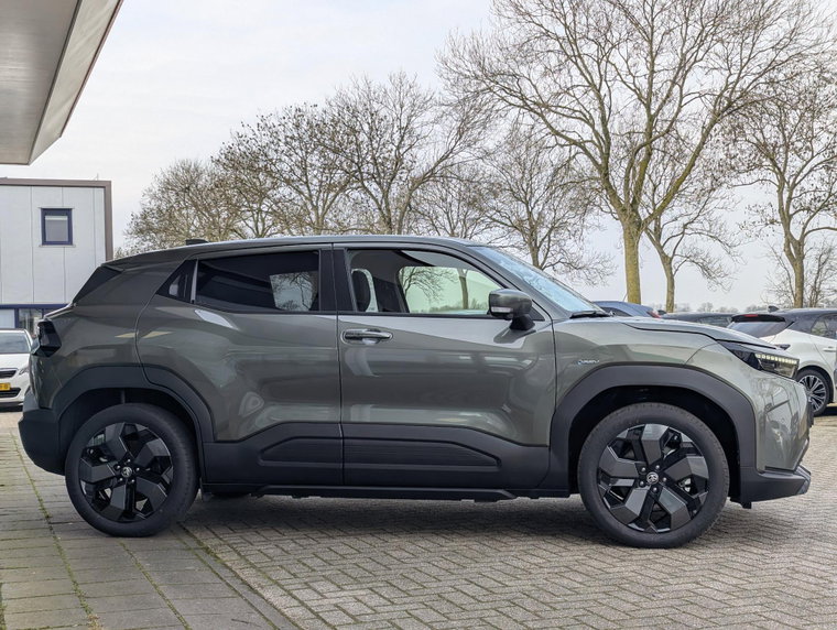 Vehicle Image 4