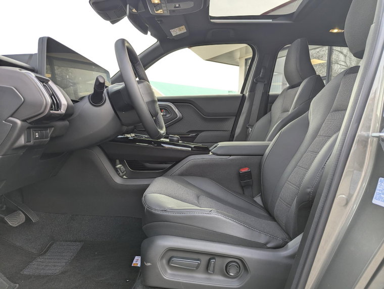 Vehicle Image 23