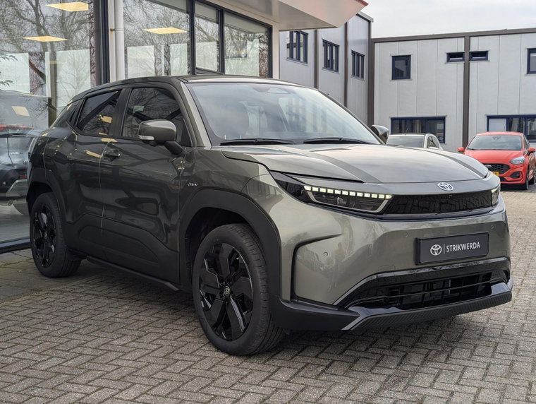 Vehicle Image 5
