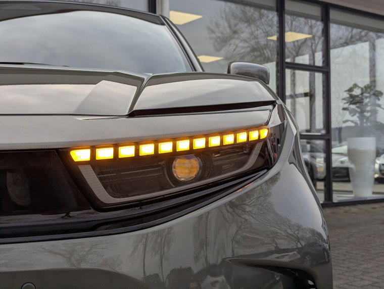 Vehicle Image 8