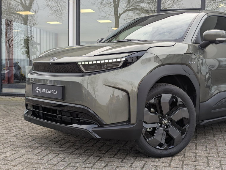 Vehicle Image 9
