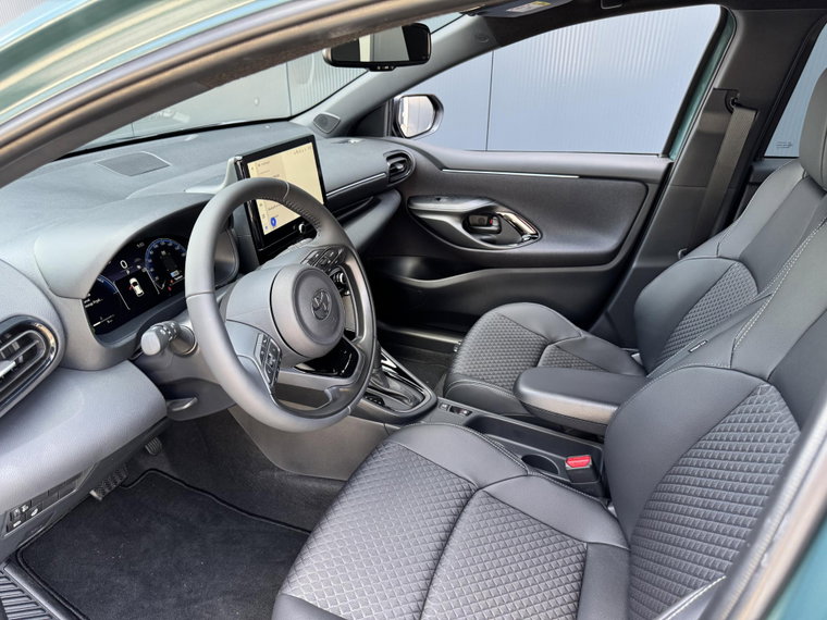 Vehicle Image 9