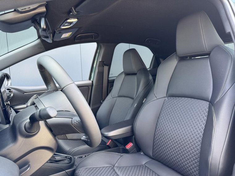 Vehicle Image 11