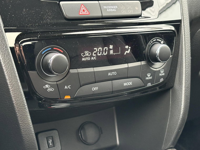 Vehicle Image 25