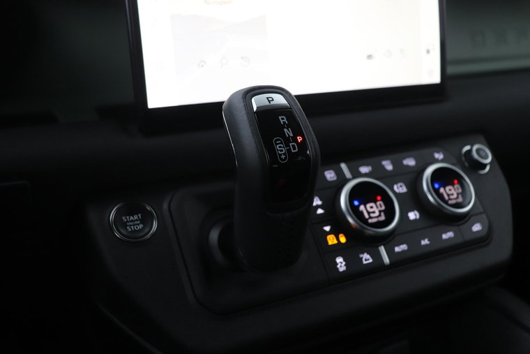 Vehicle Image 32