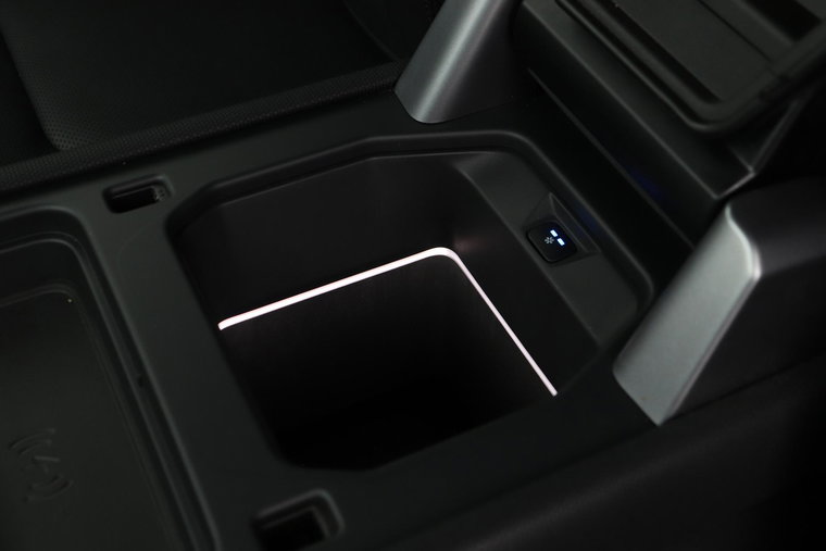 Vehicle Image 43