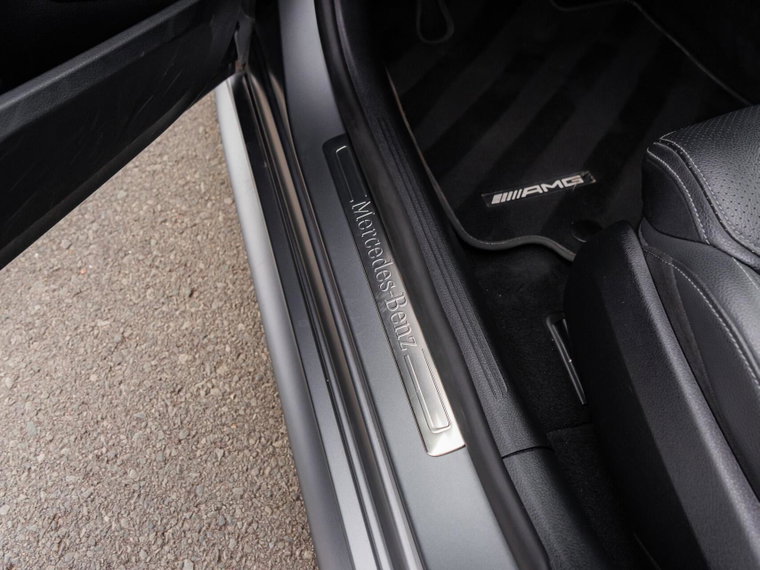 Vehicle Image 35