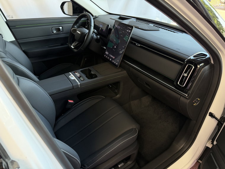 Vehicle Image 32