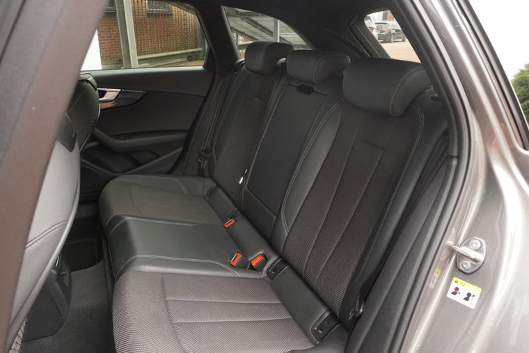 Vehicle Image 22