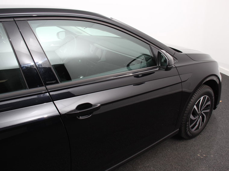 Vehicle Image 35