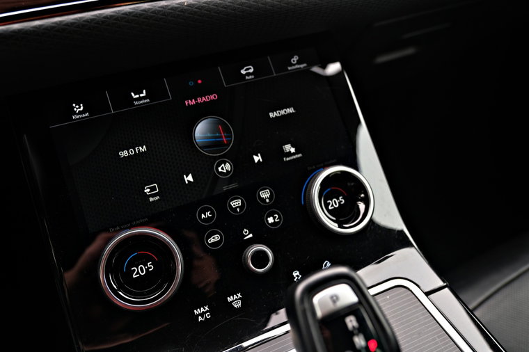 Vehicle Image 25