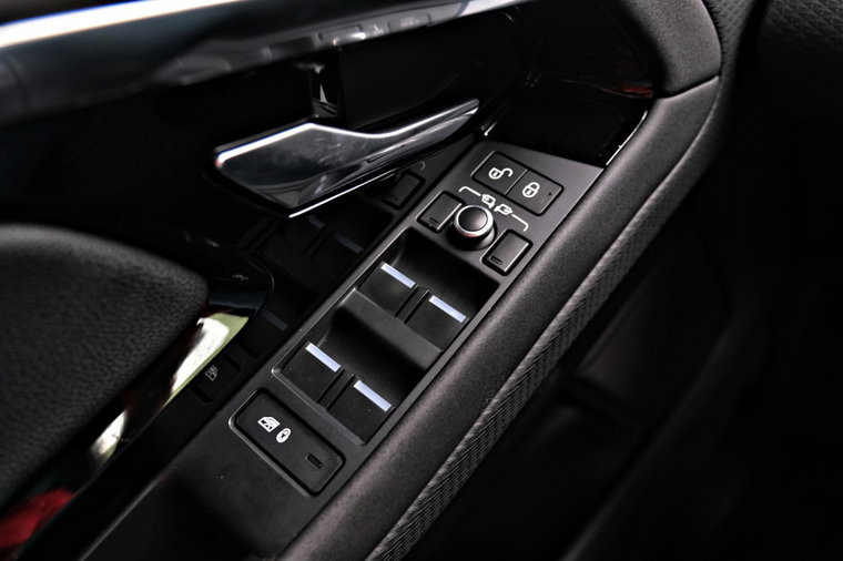 Vehicle Image 27