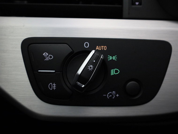 Vehicle Image 24