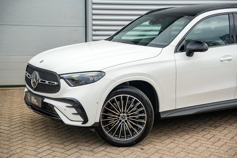 Vehicle Image 32