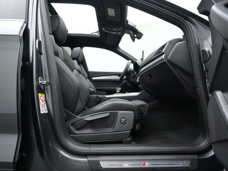 Vehicle Image 35