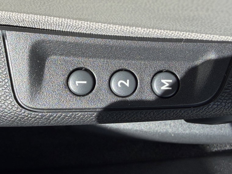 Vehicle Image 46