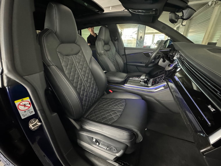 Vehicle Image 38