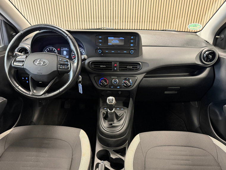 Vehicle Image 10