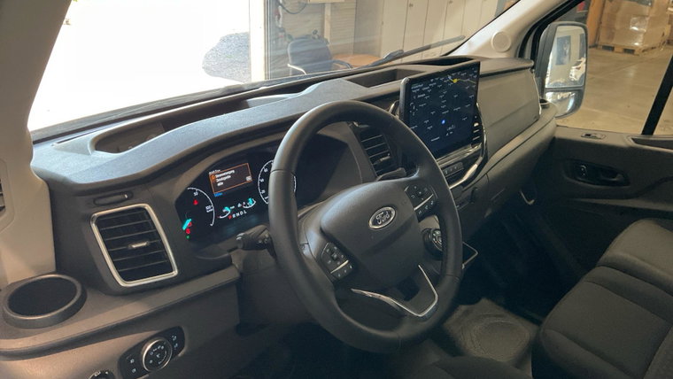 Vehicle Image 12