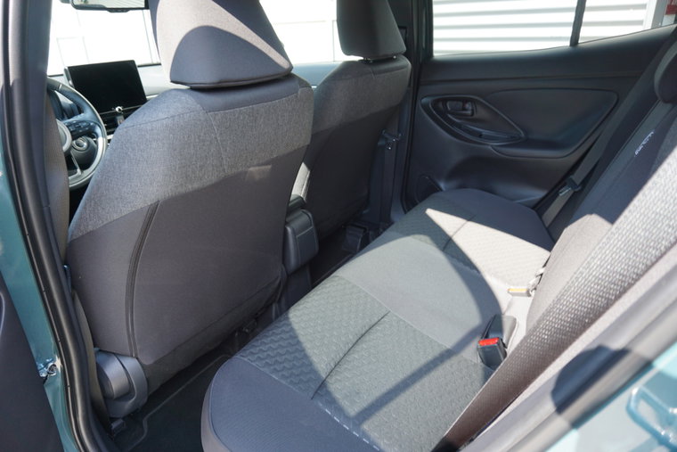 Vehicle Image 12