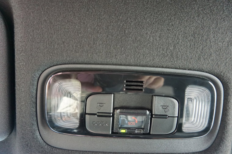 Vehicle Image 25