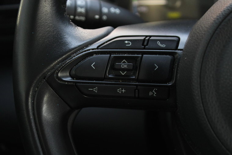 Vehicle Image 25