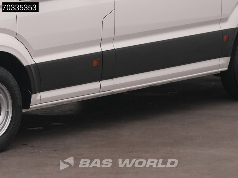 Vehicle Image 37