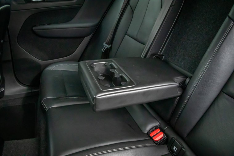 Vehicle Image 32