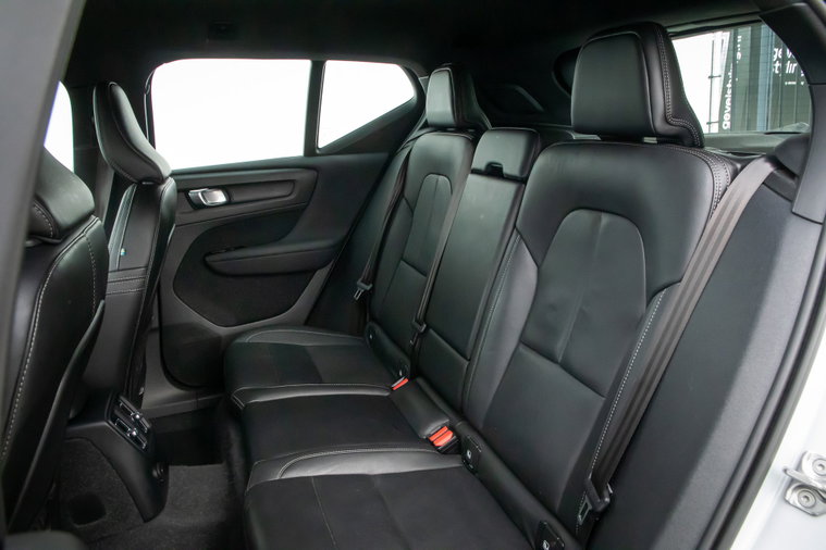 Vehicle Image 33