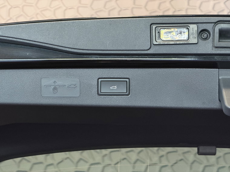 Vehicle Image 60
