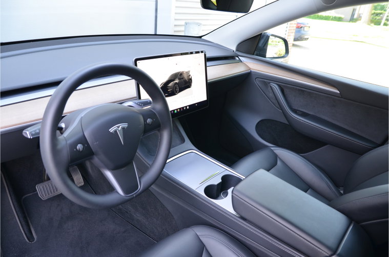 Vehicle Image 11