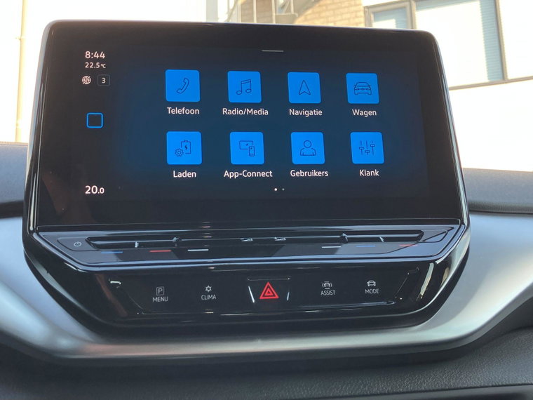 Vehicle Image 25
