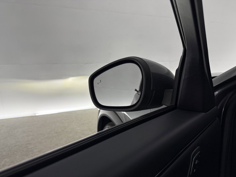 Vehicle Image 38