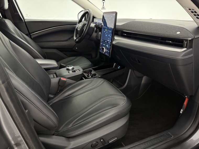 Vehicle Image 45