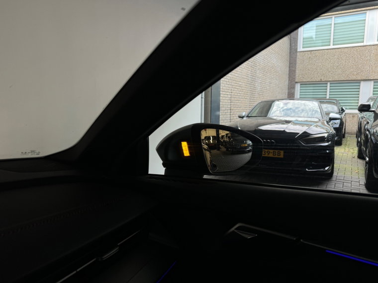 Vehicle Image 28