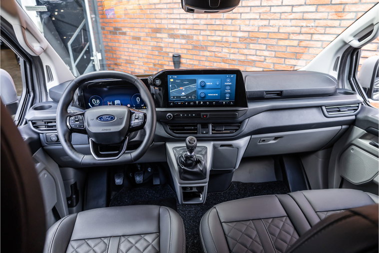 Vehicle Image 12