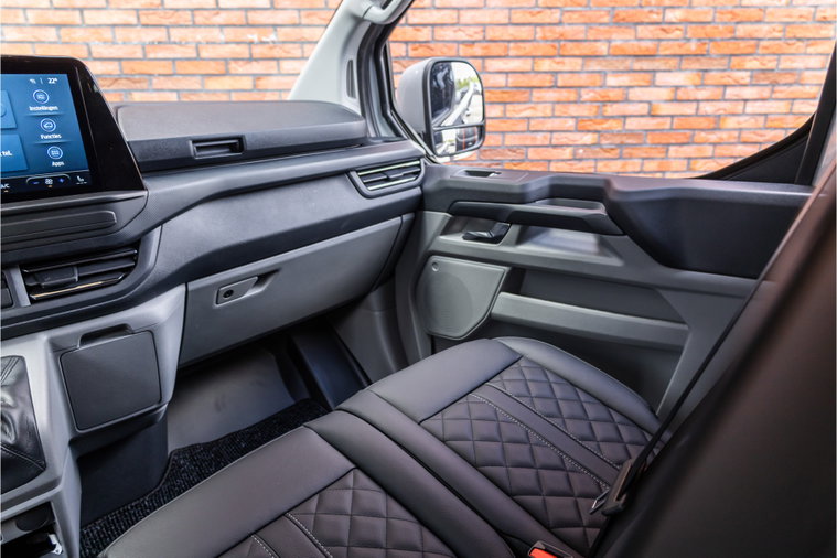 Vehicle Image 14