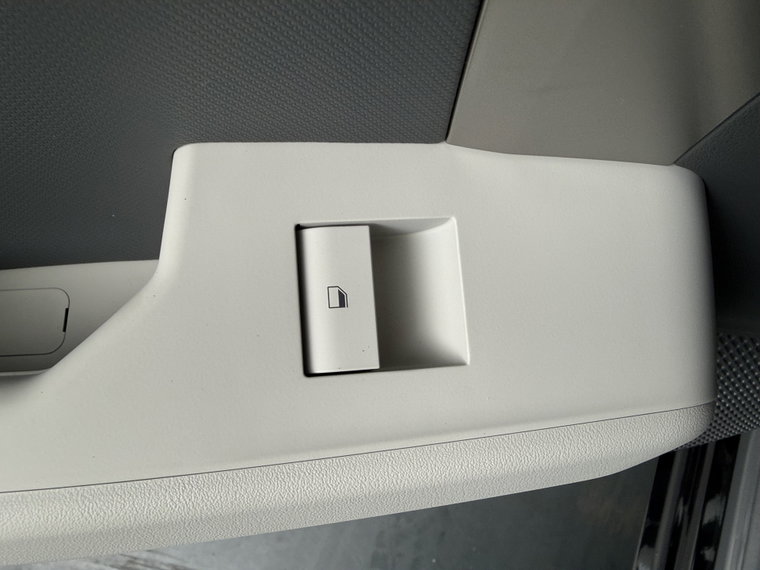 Vehicle Image 33