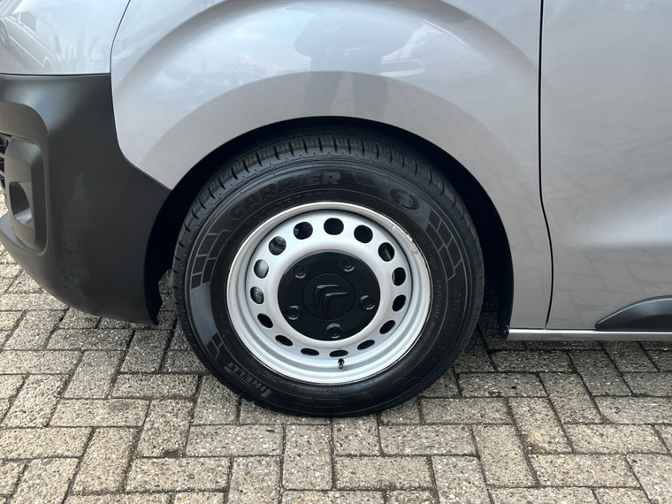 Vehicle Image 23